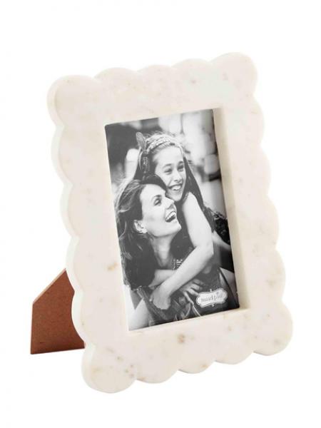 4x6 Scalloped Marble Photo Frame