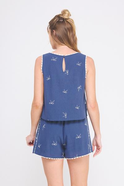 Bow Embroidered Scallop Top