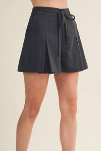 Tie Waist Pleated Shorts