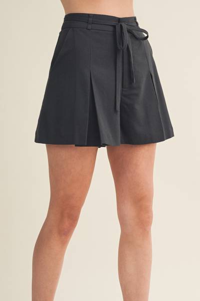 Tie Waist Pleated Shorts