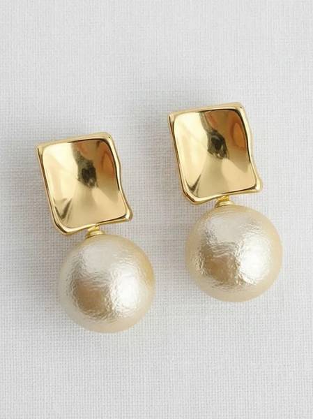 Bessette Pearl Earrings
