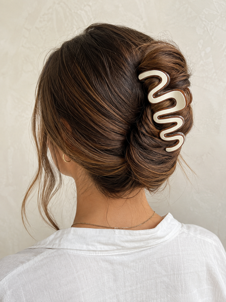 Squiggle Brown Trim Hair Clip
