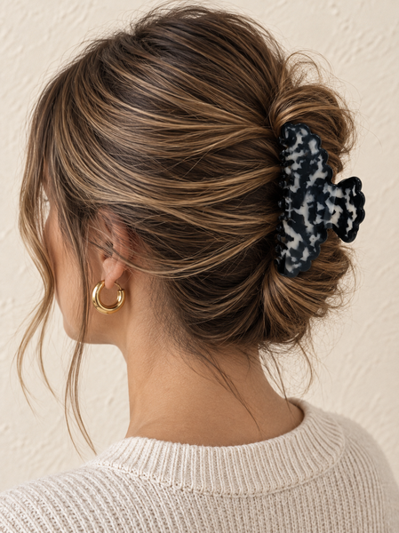 Scalloped Edged Black Hair Clip