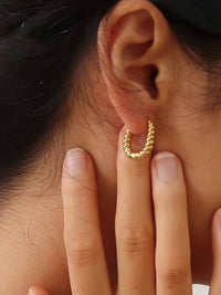 Cere Twisted Hoop Earrings